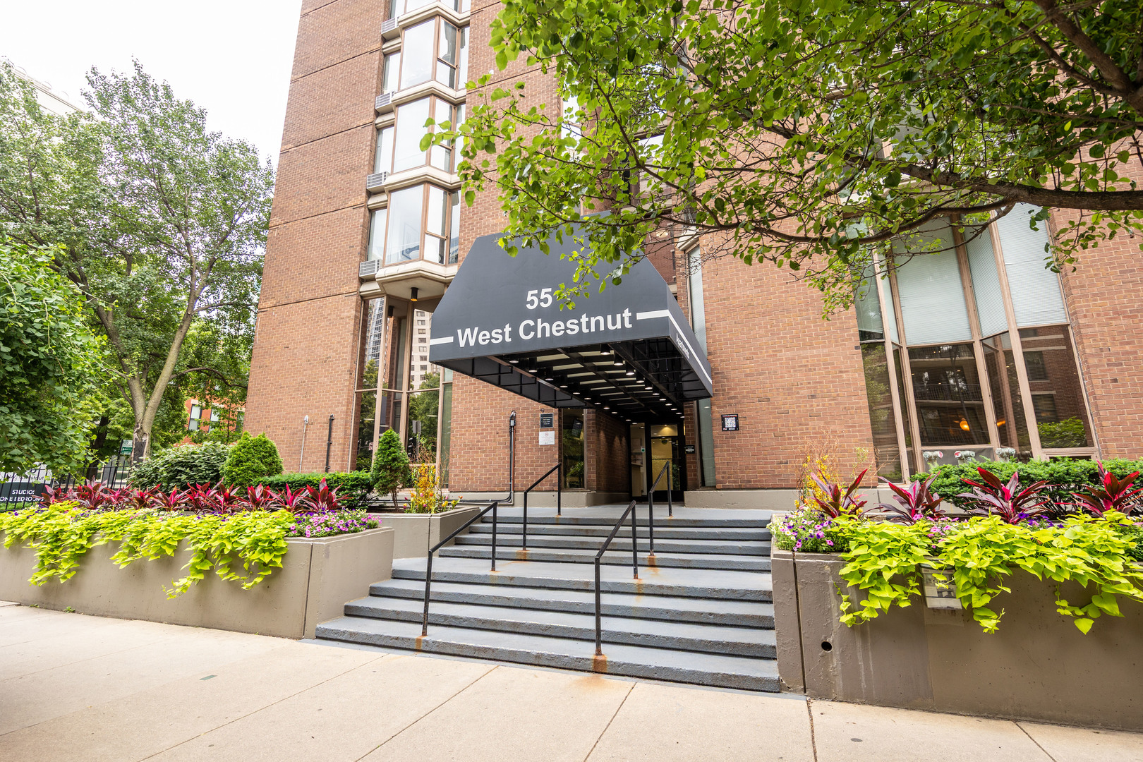 55 W Chestnut Street Unit: 2106
