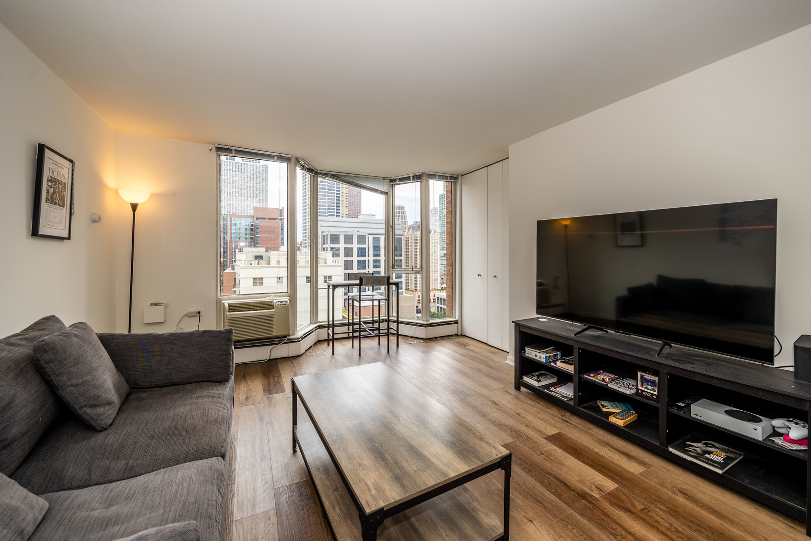 55 W Chestnut Street Unit: 2106