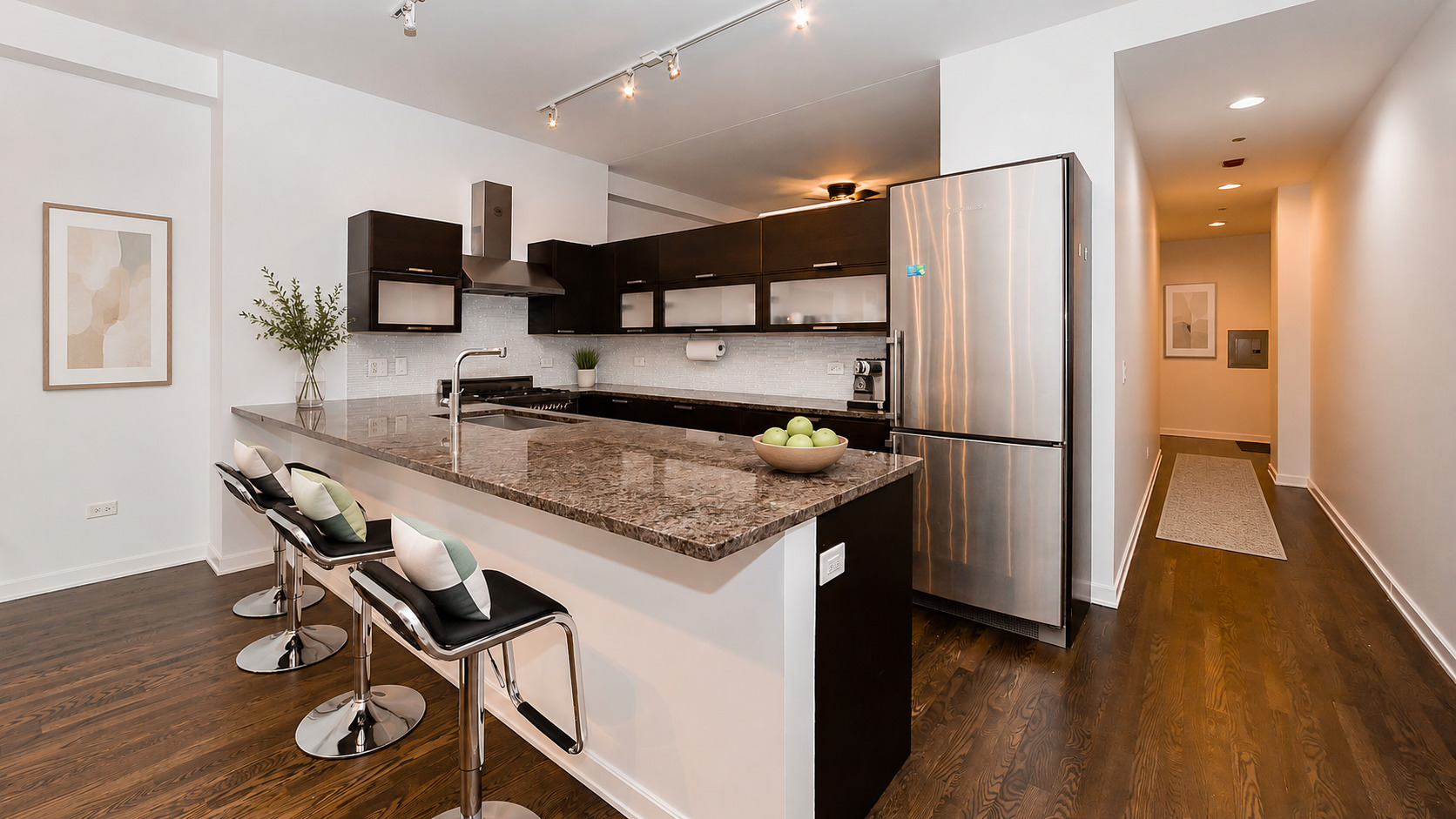6 N Michigan Avenue Unit: 904
