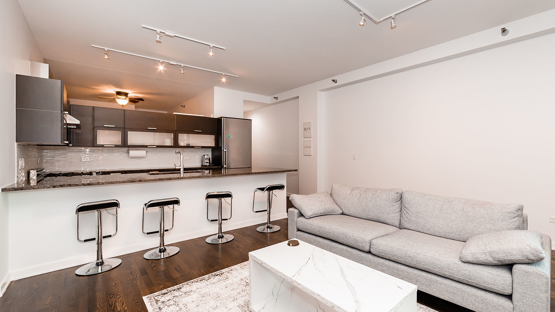 6 N Michigan Avenue Unit: 904