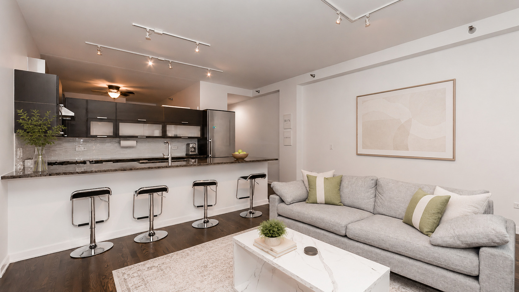 6 N Michigan Avenue Unit: 904