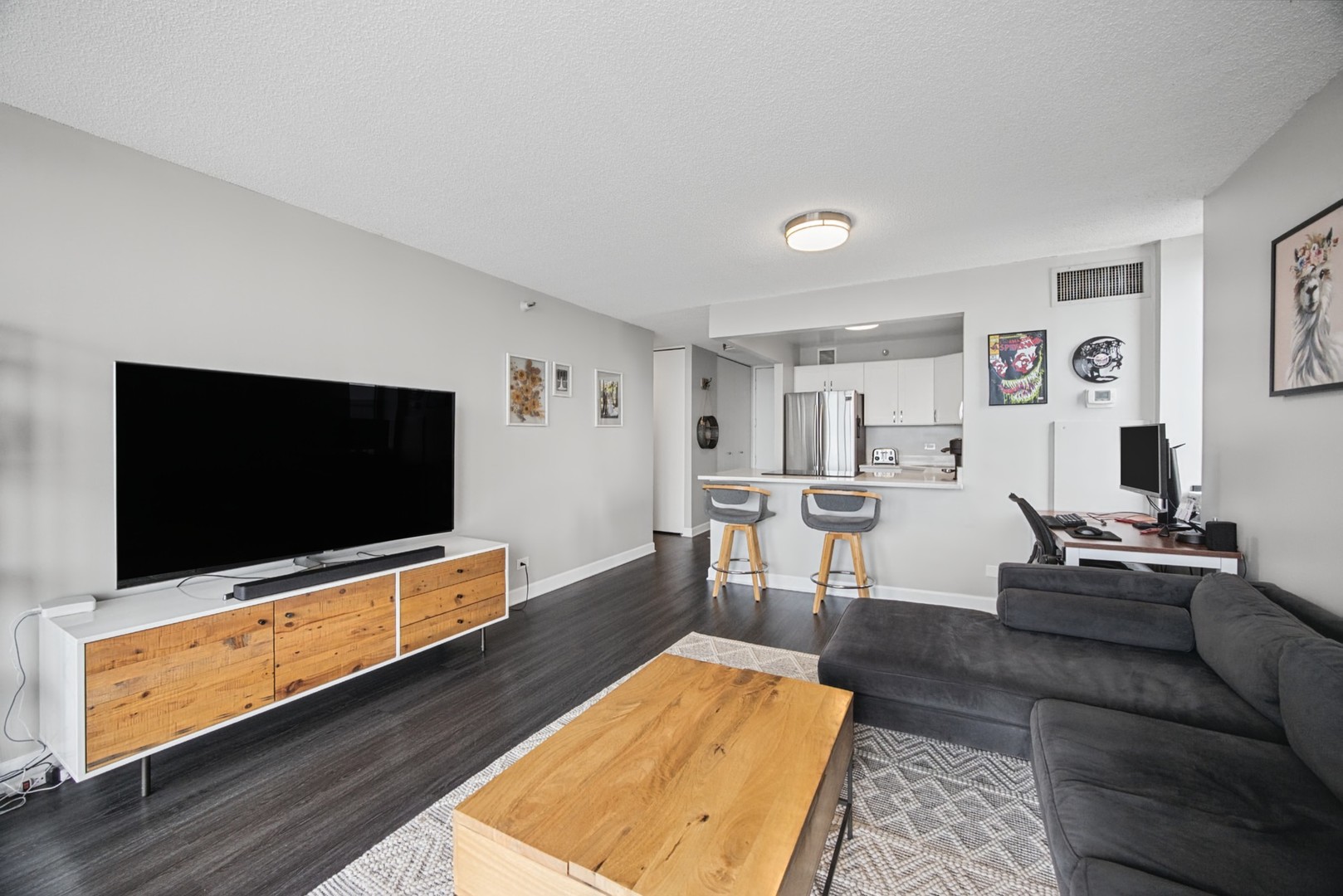 3660 N LAKE SHORE Drive Unit: 3504