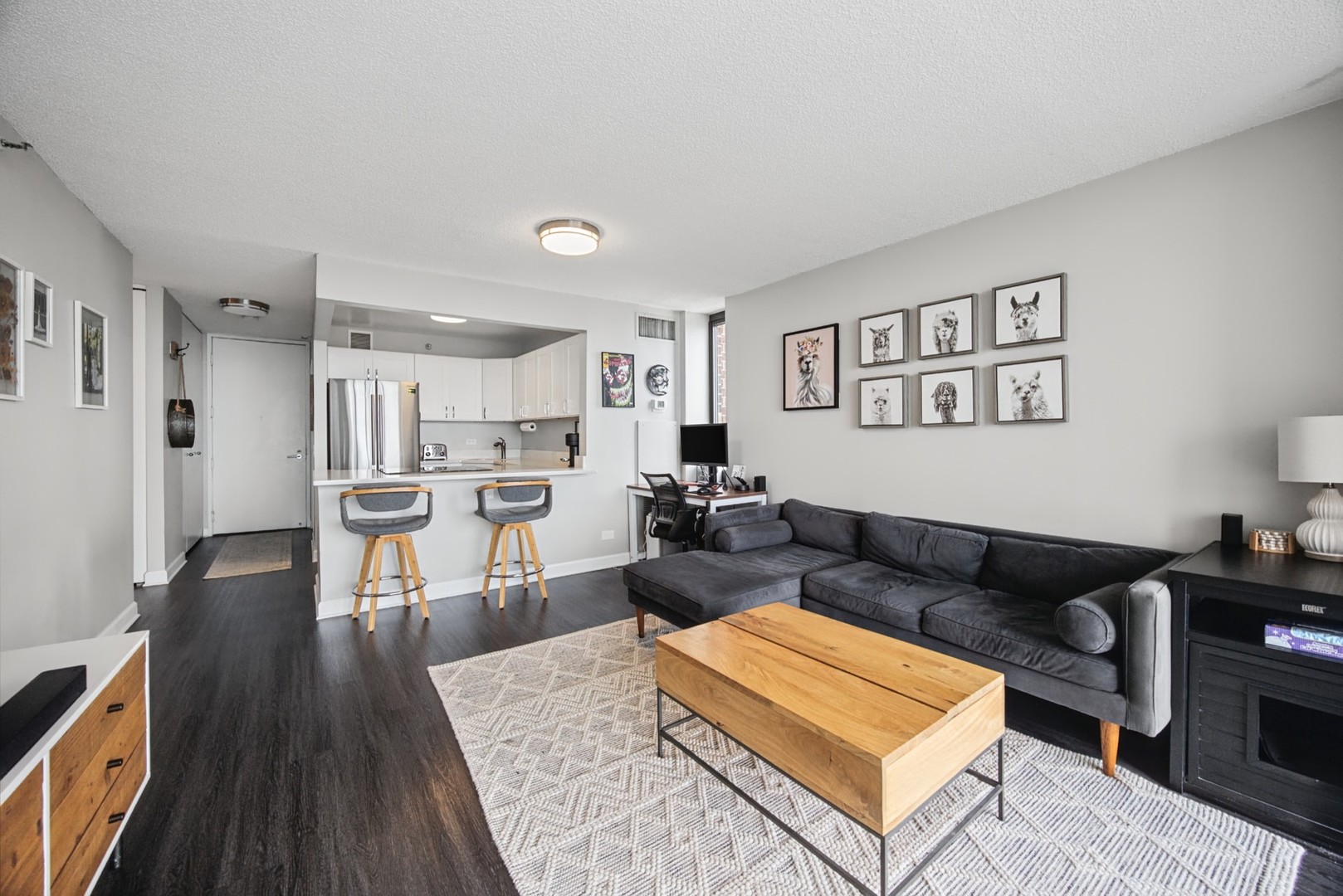 3660 N LAKE SHORE Drive Unit: 3504