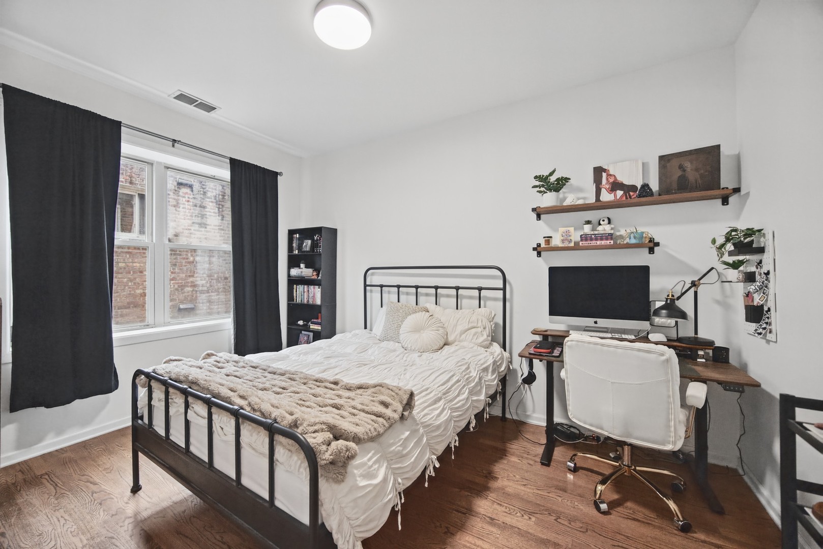 1641 W Farwell Avenue Unit: 2N
