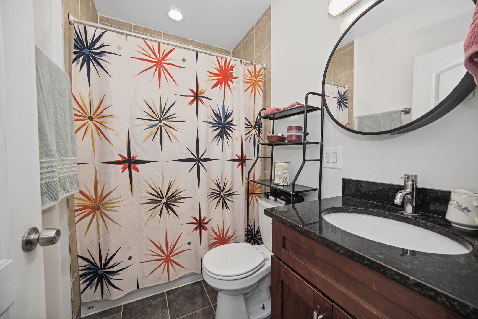 1641 W Farwell Avenue Unit: 2N