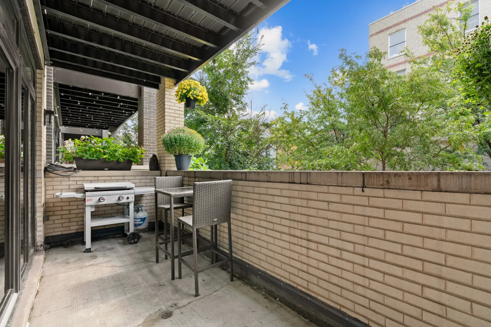 1370 W WALTON Street Unit: 1E