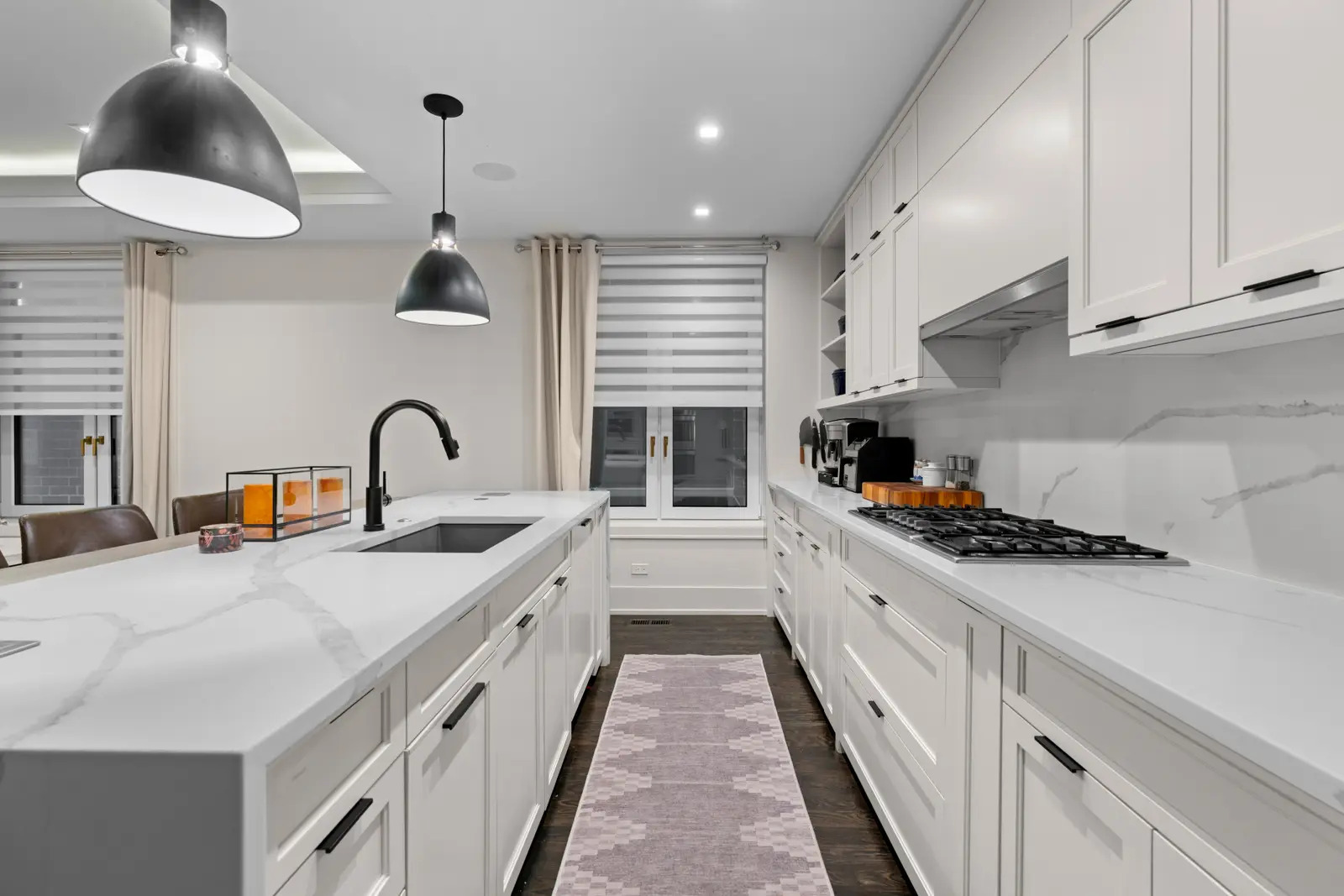 1370 W WALTON Street Unit: 1E