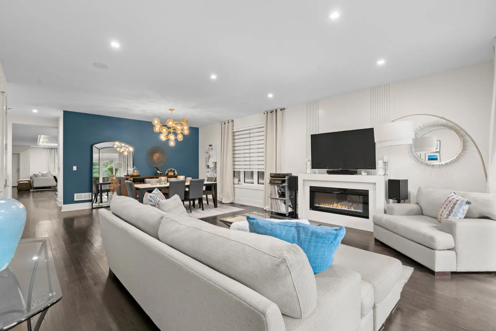 1370 W WALTON Street Unit: 1E