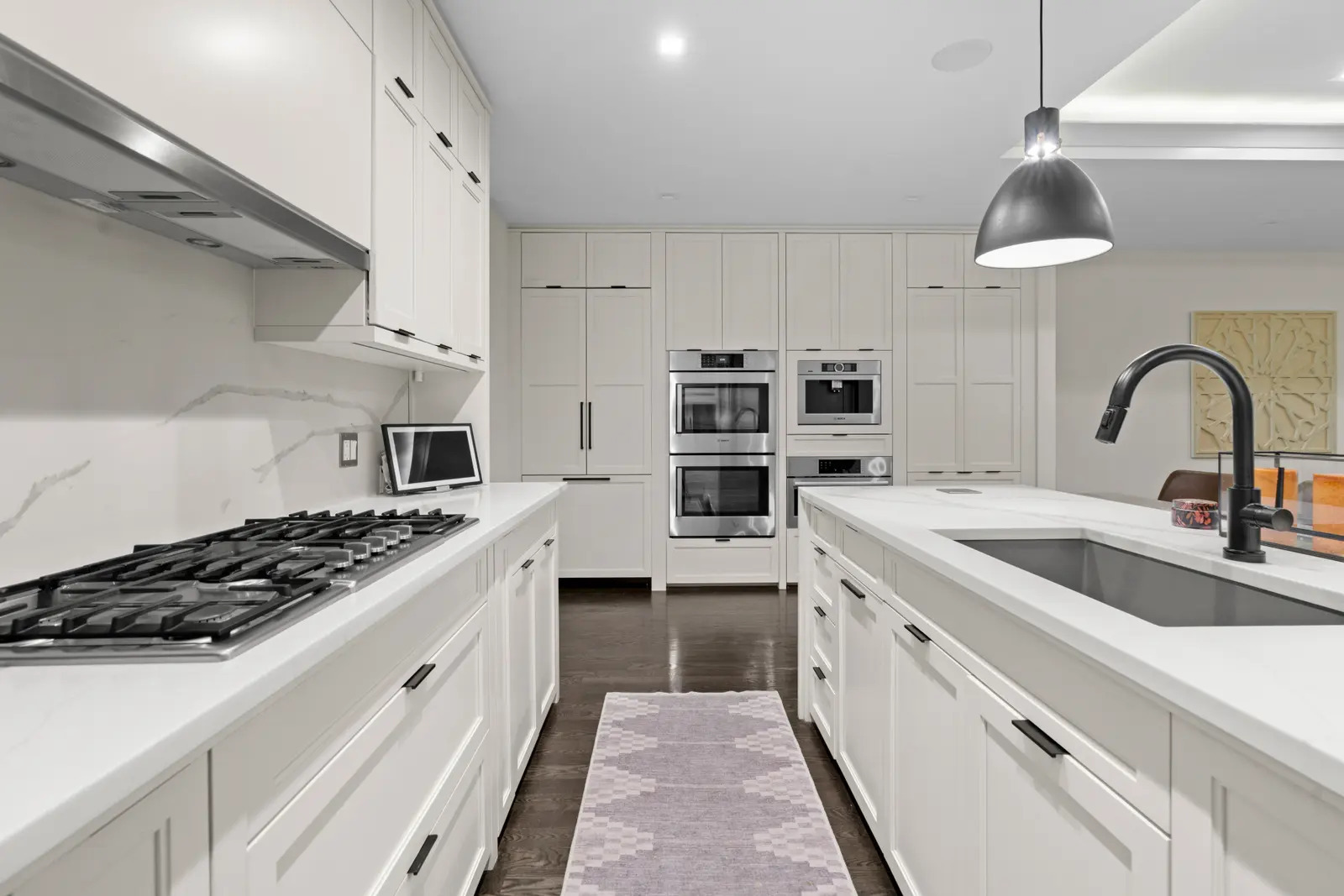 1370 W WALTON Street Unit: 1E