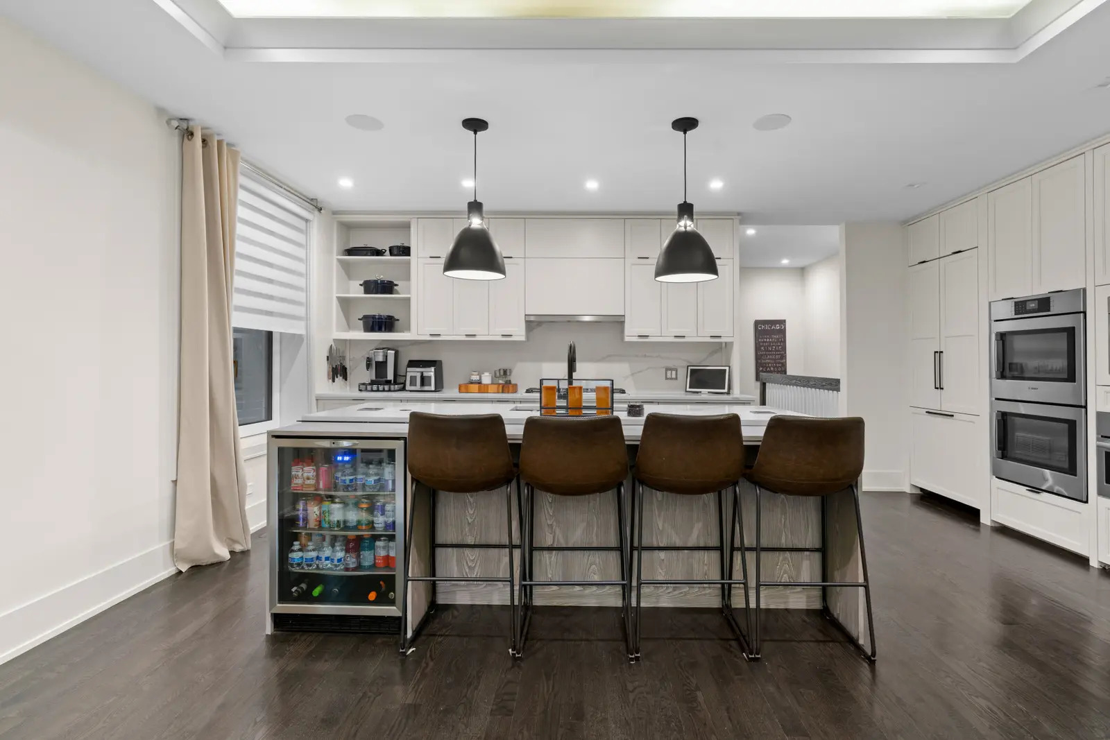 1370 W WALTON Street Unit: 1E