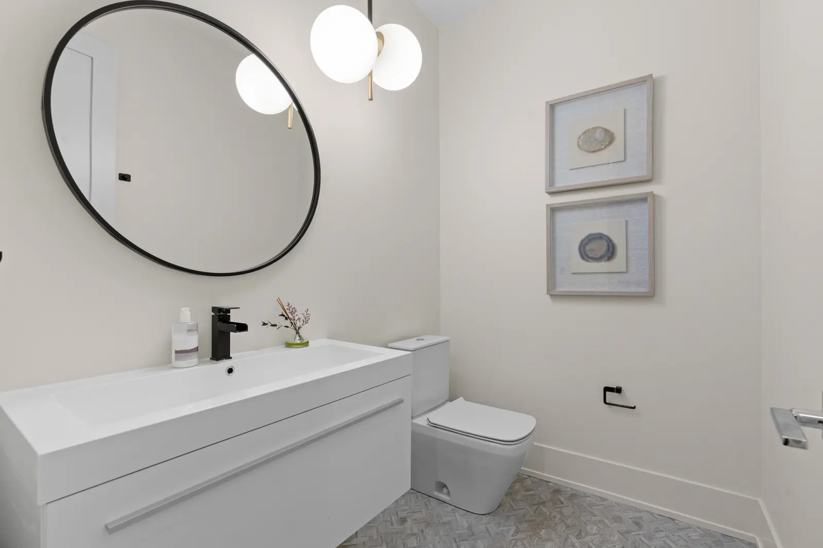 1370 W WALTON Street Unit: 1E