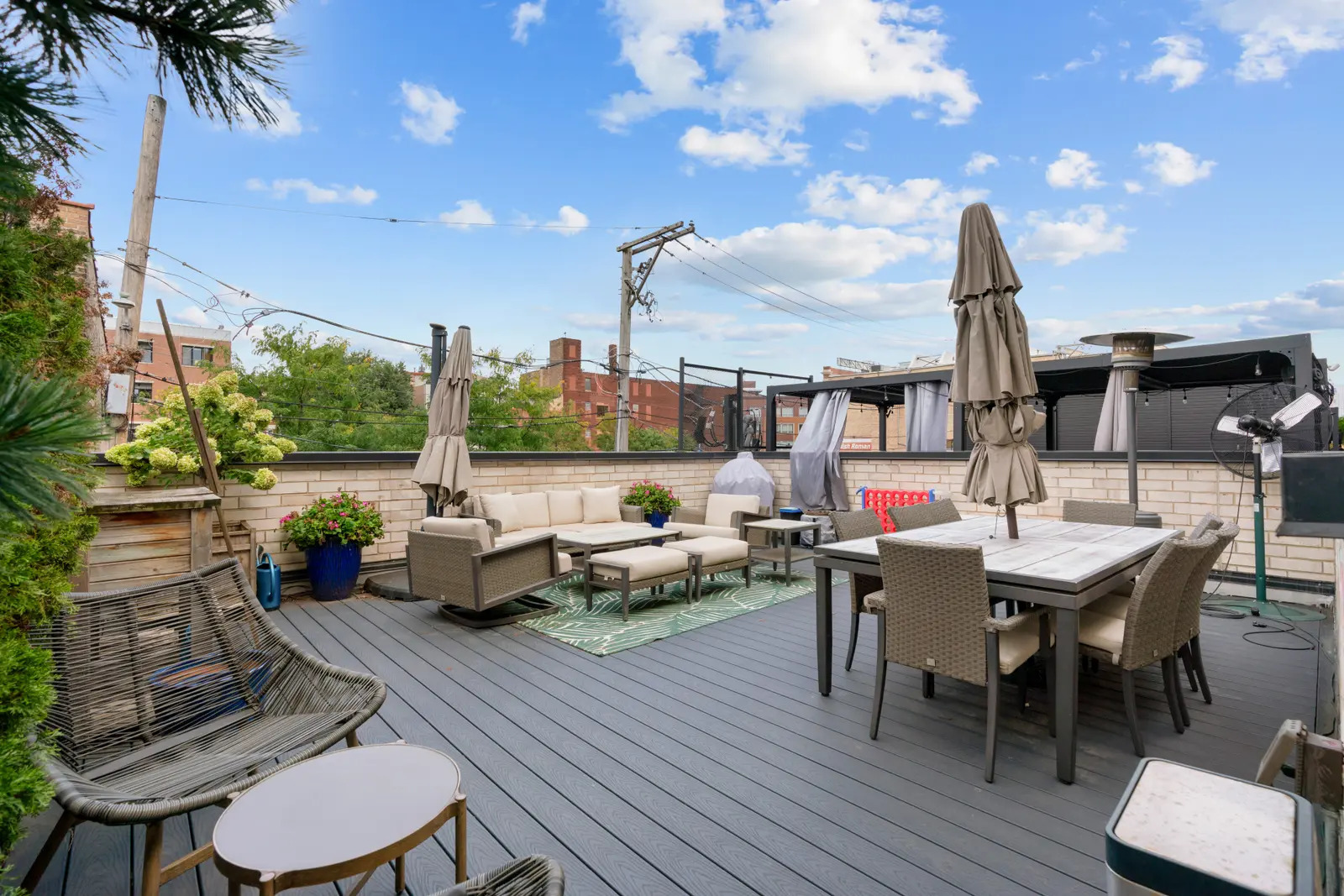 1370 W WALTON Street Unit: 1E
