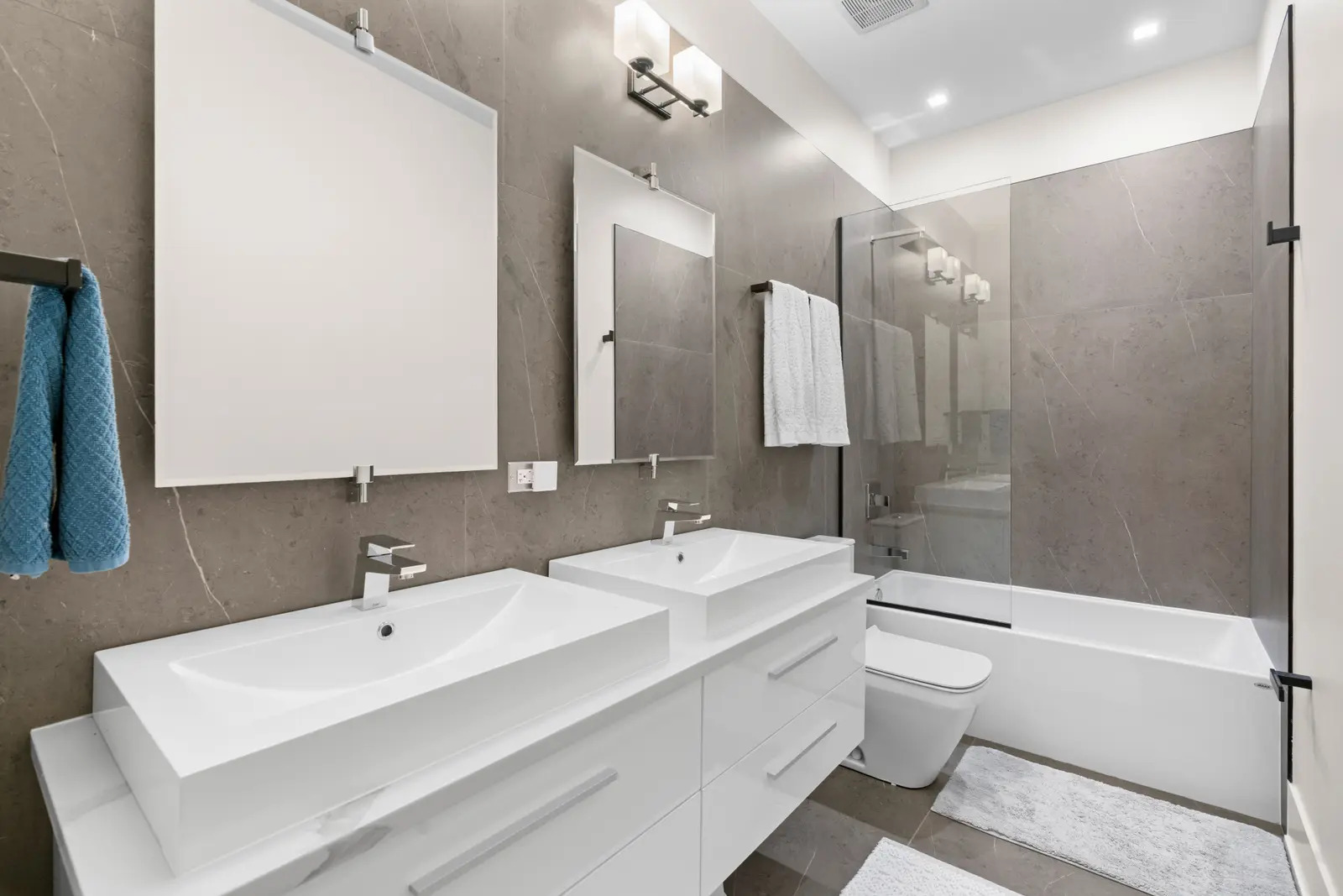 1370 W WALTON Street Unit: 1E