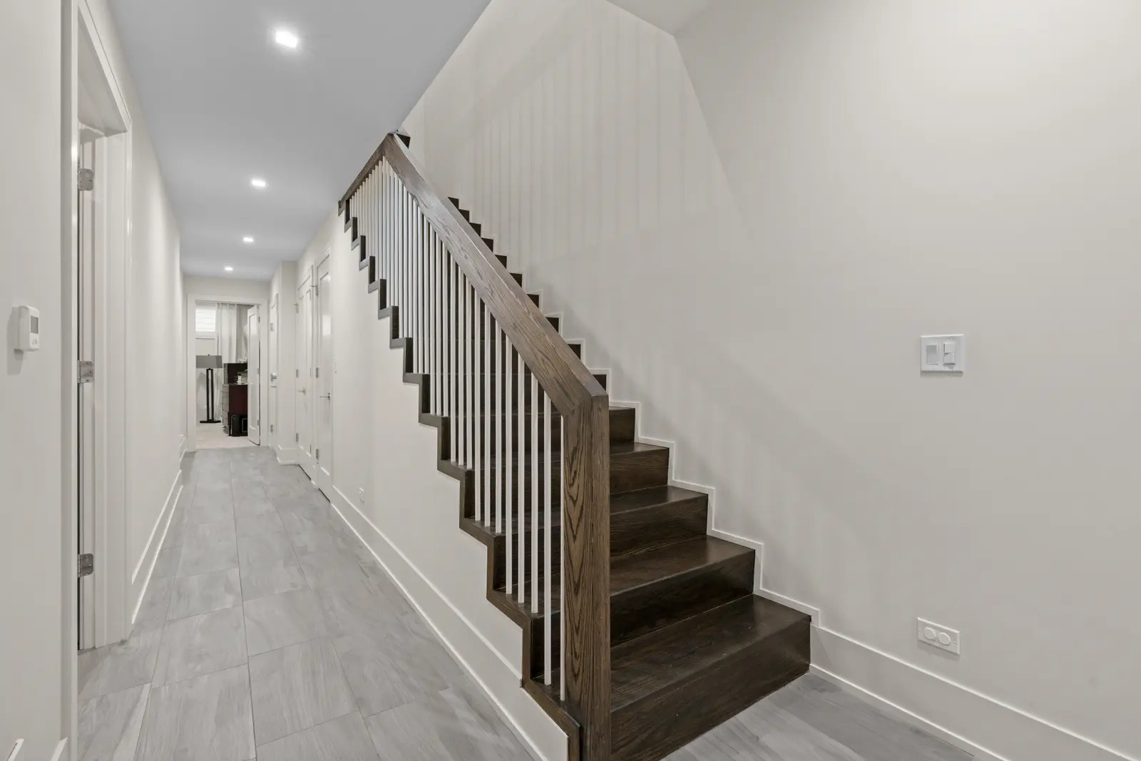 1370 W WALTON Street Unit: 1E