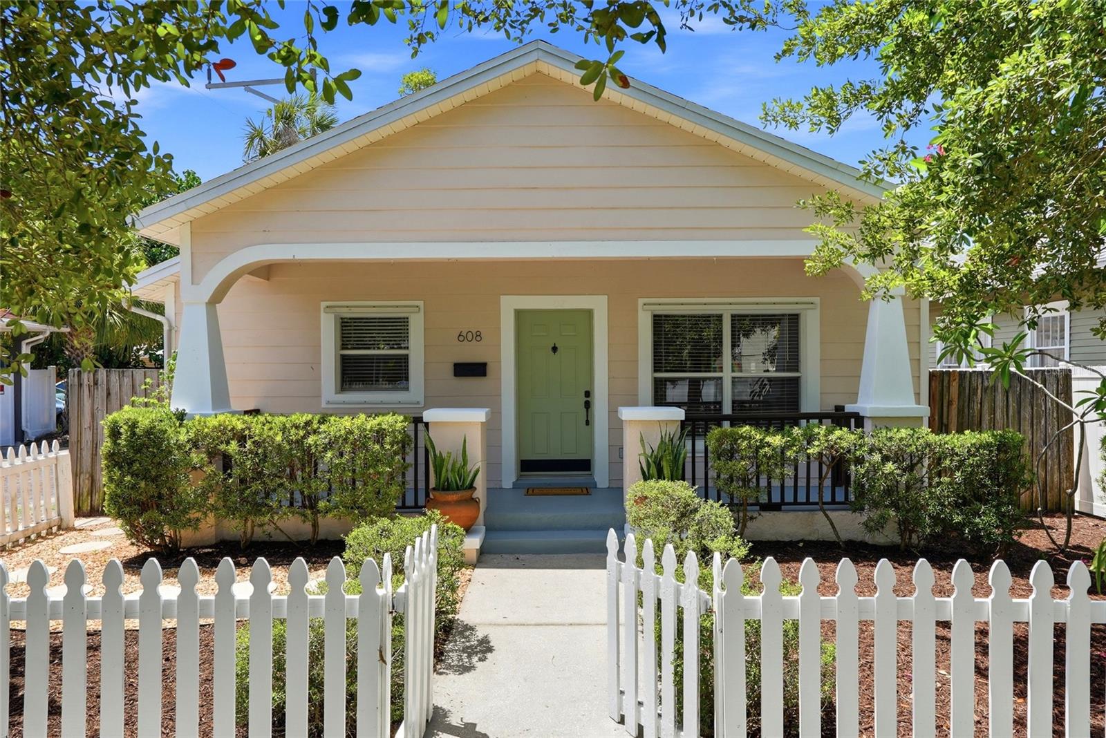 608 9TH AVE N