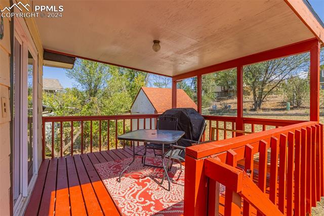 6877 Metropolitan Street