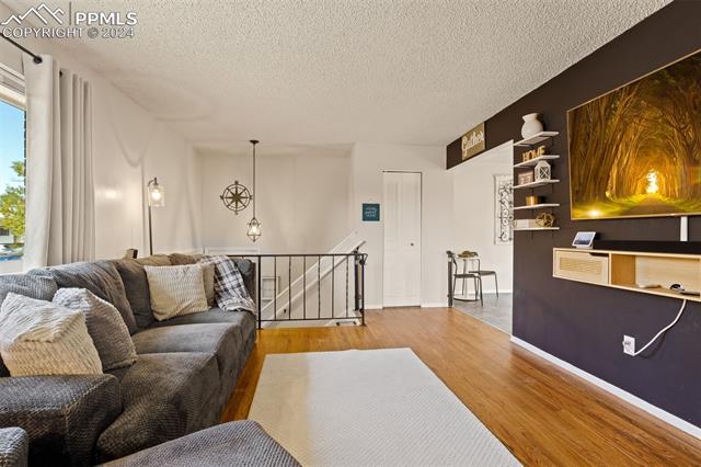 6877 Metropolitan Street