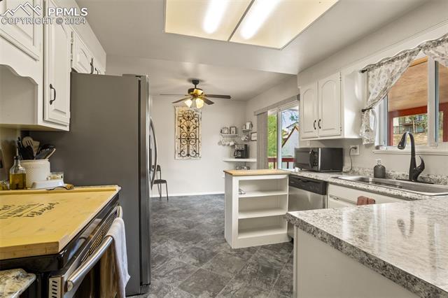 6877 Metropolitan Street