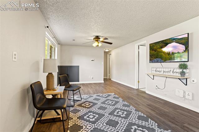 6877 Metropolitan Street