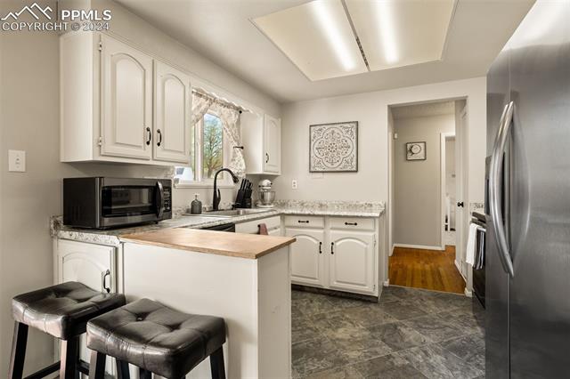 6877 Metropolitan Street