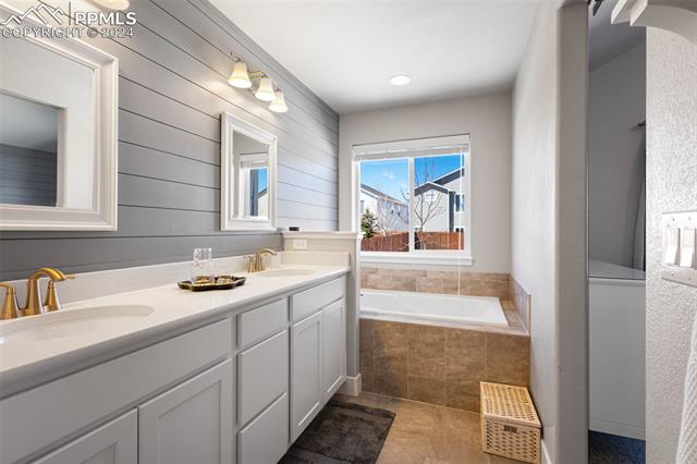 9684 Country Vistas Way