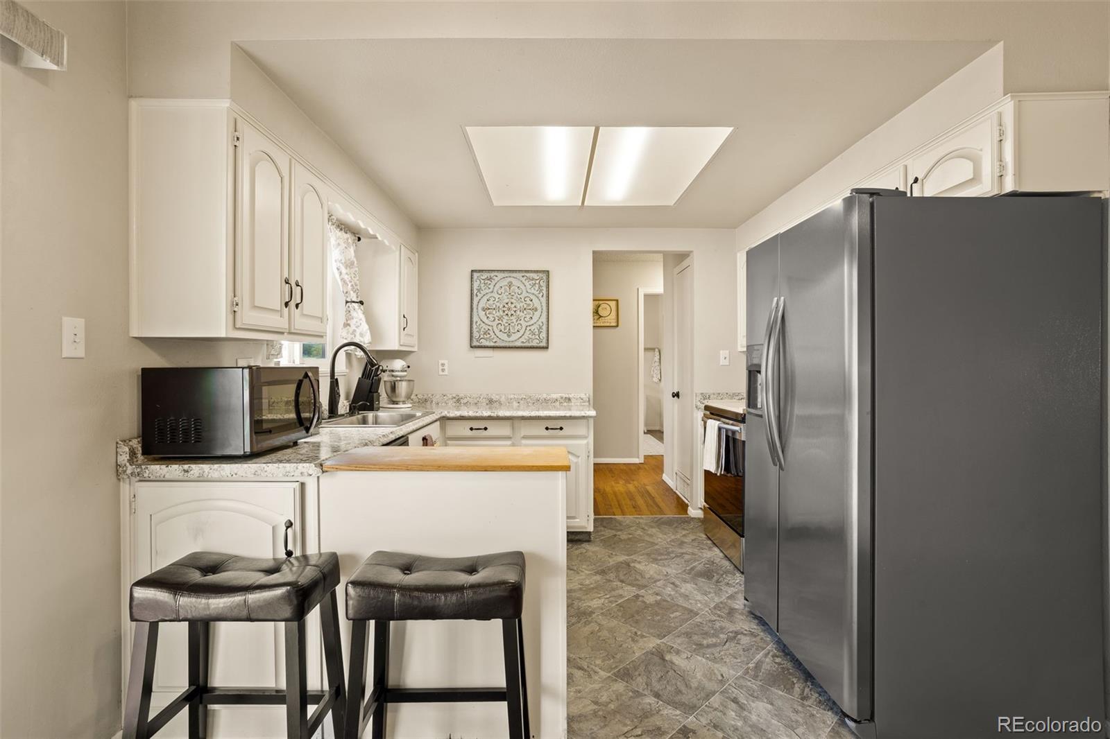 6877 Metropolitan Street