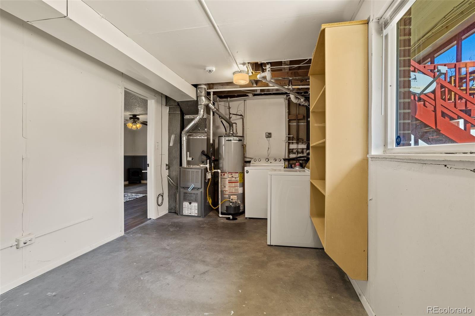 6877 Metropolitan Street