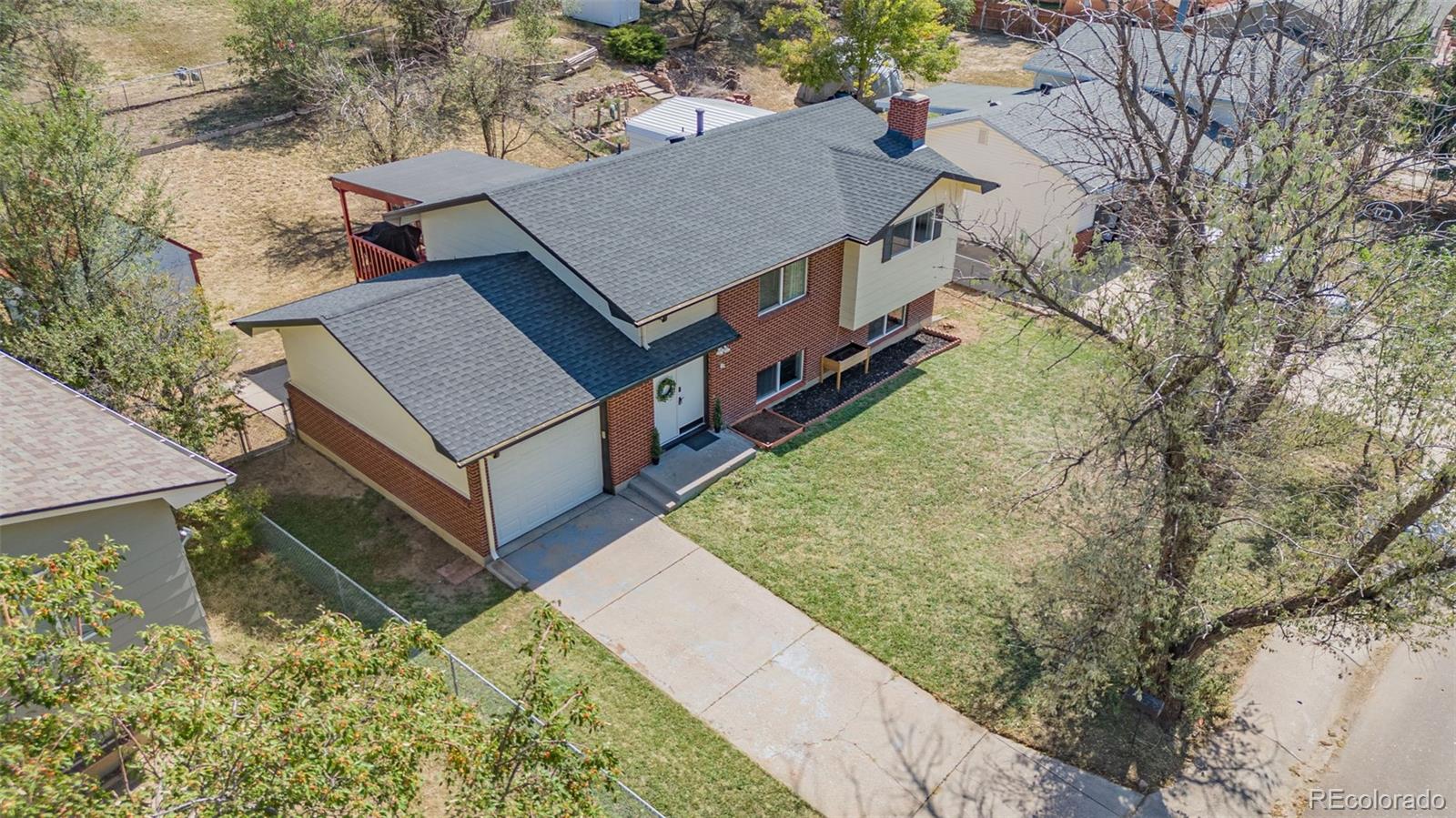 6877 Metropolitan Street