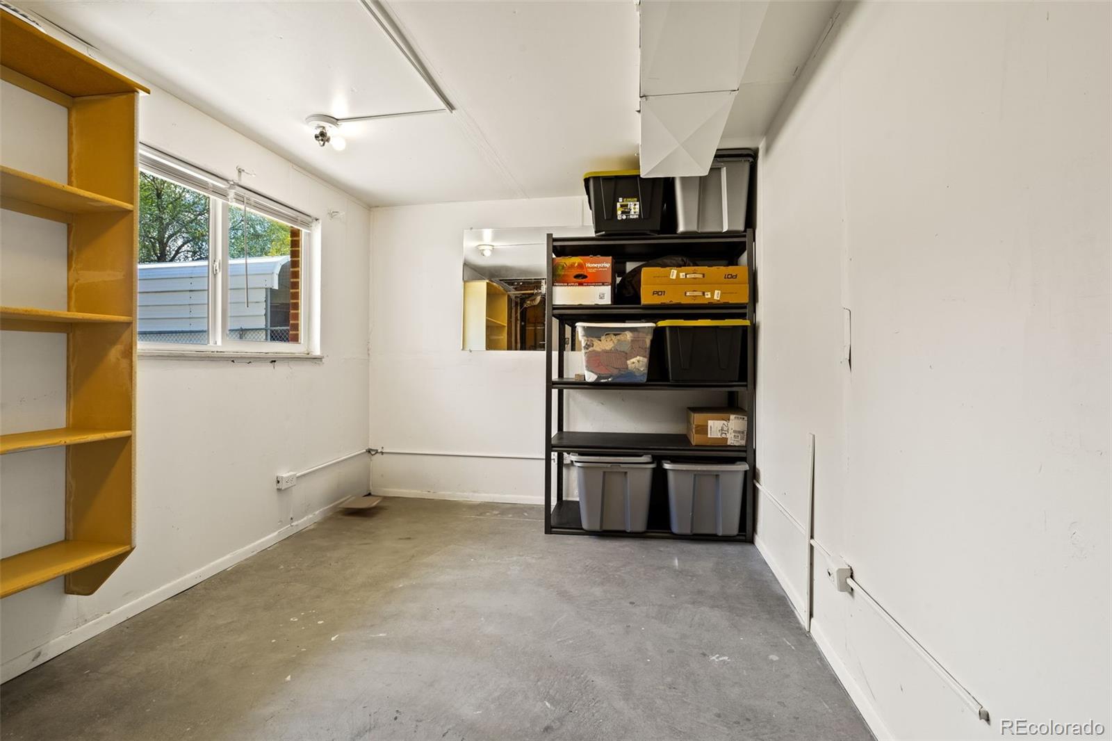 6877 Metropolitan Street