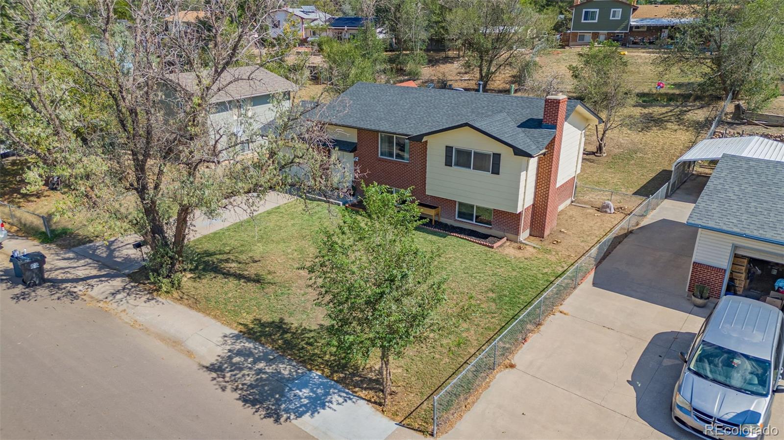 6877 Metropolitan Street