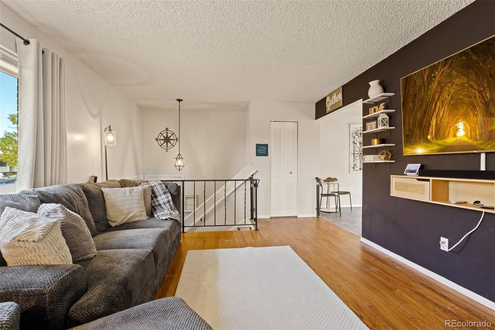 6877 Metropolitan Street