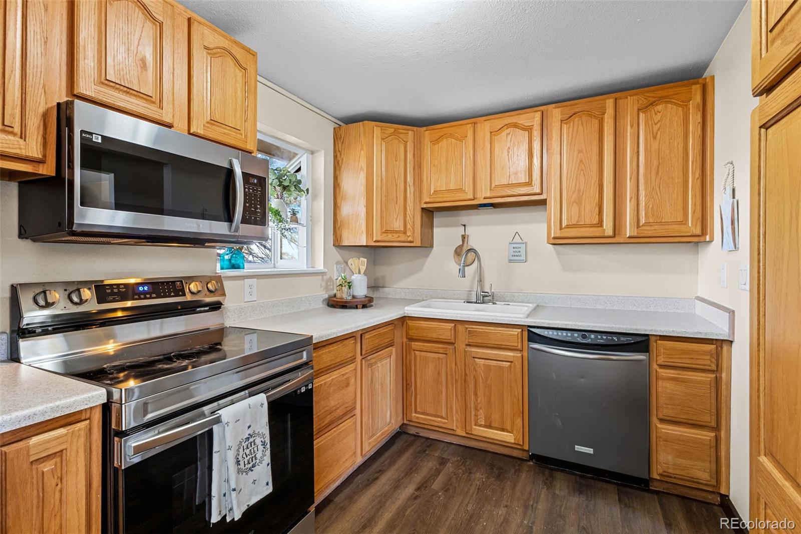 4695 E Peakview Avenue