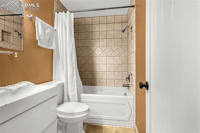 7667 E Mineral Drive