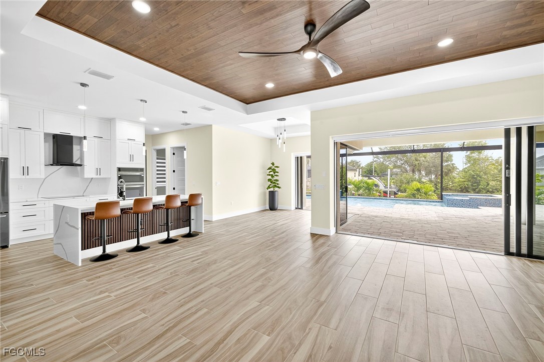 4411 Pelican BLVD