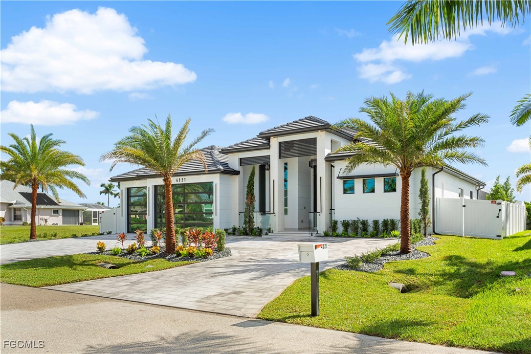 4121 SW 28th AVE