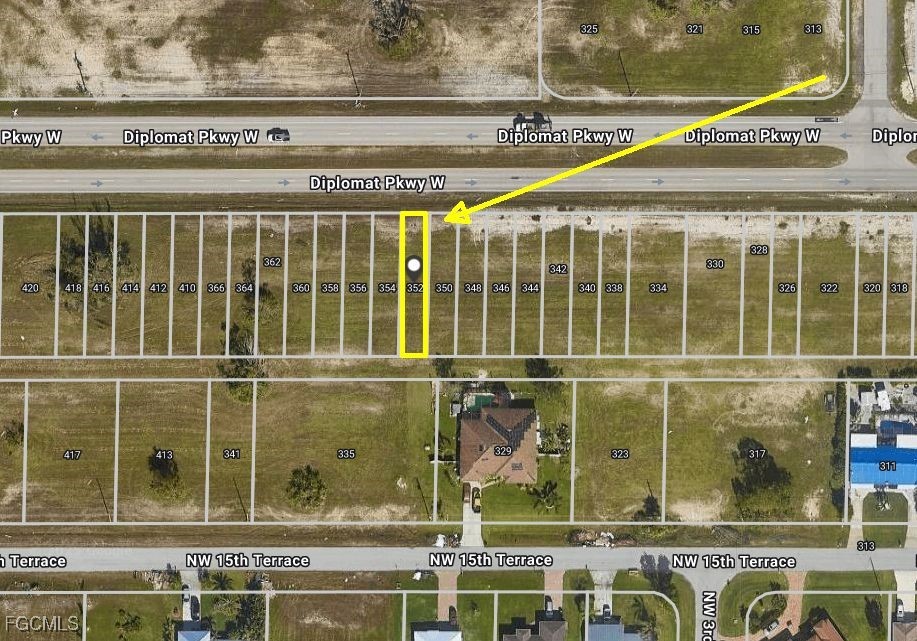 352 Diplomat PKWY W