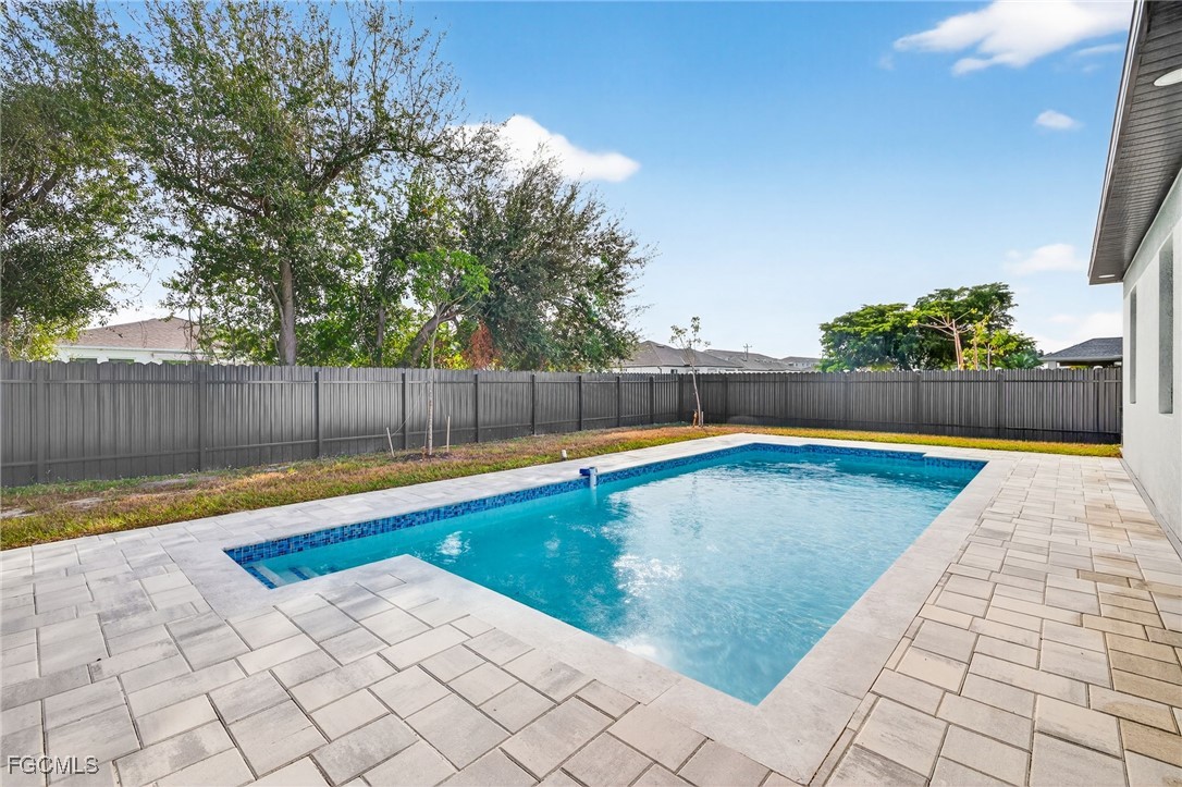 27 SW 8th PL