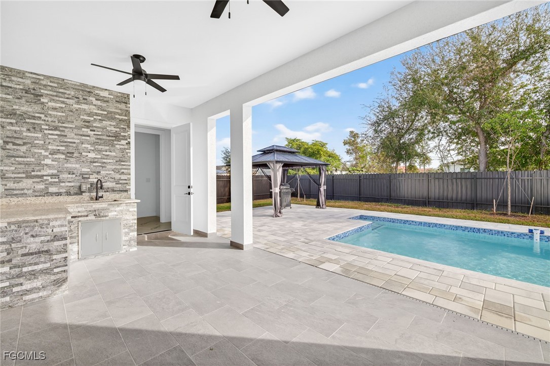 27 SW 8th PL