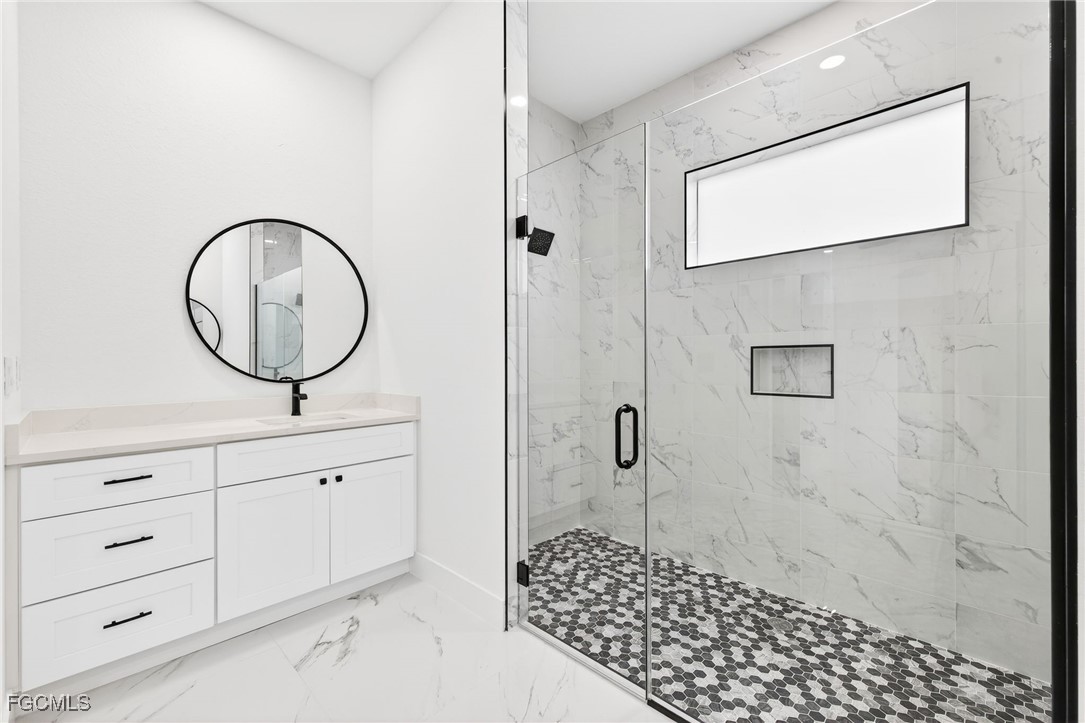 27 SW 8th PL