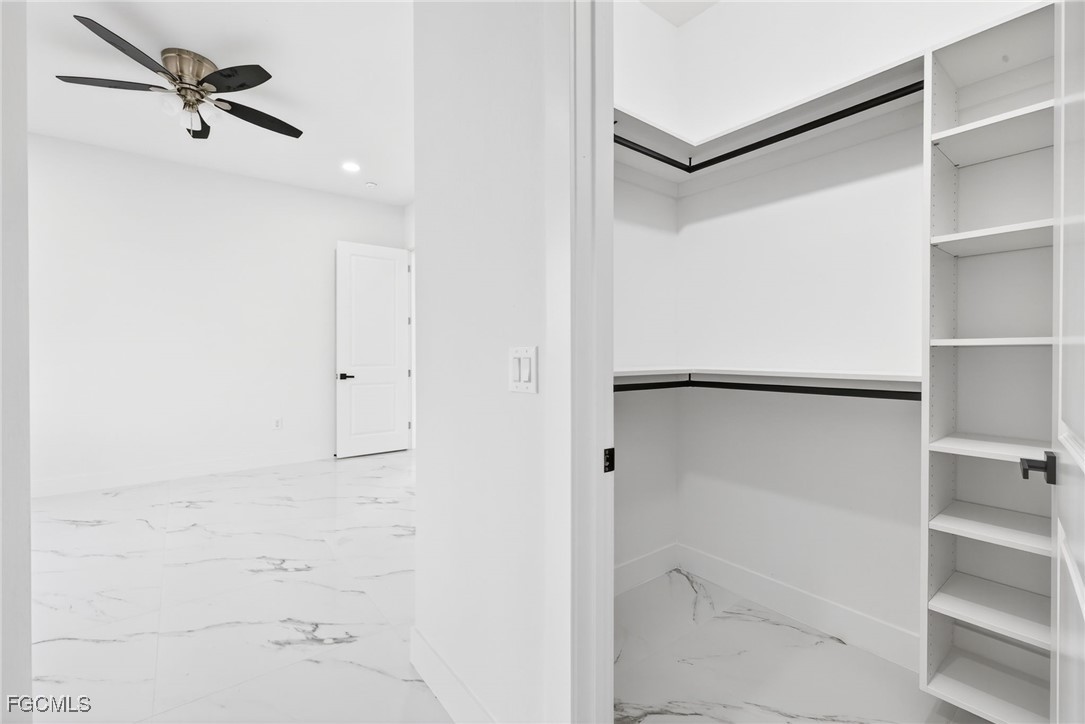 27 SW 8th PL
