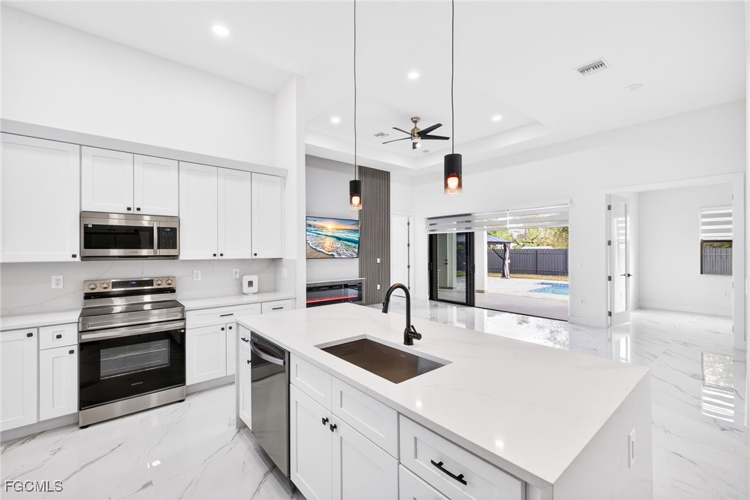 27 SW 8th PL