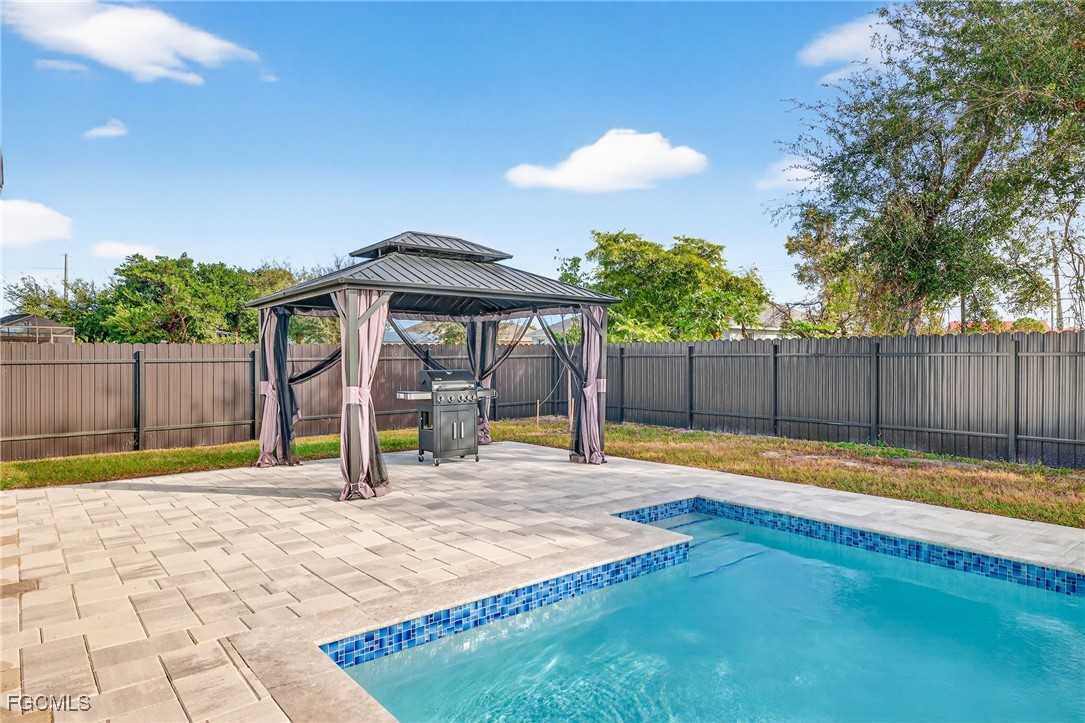 27 SW 8th PL