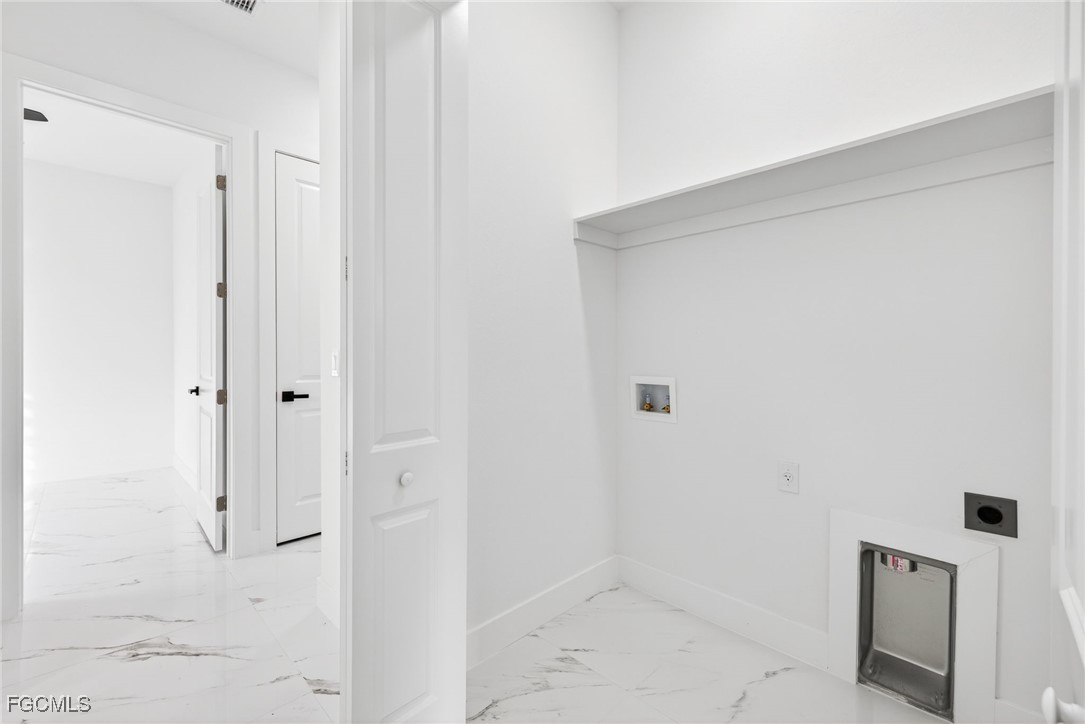 27 SW 8th PL