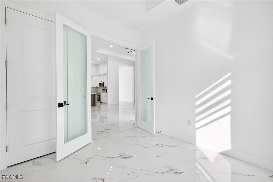 27 SW 8th PL