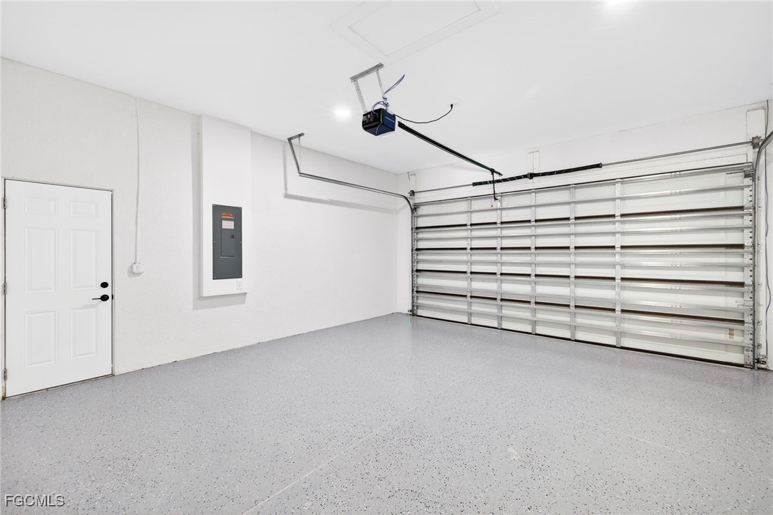 27 SW 8th PL