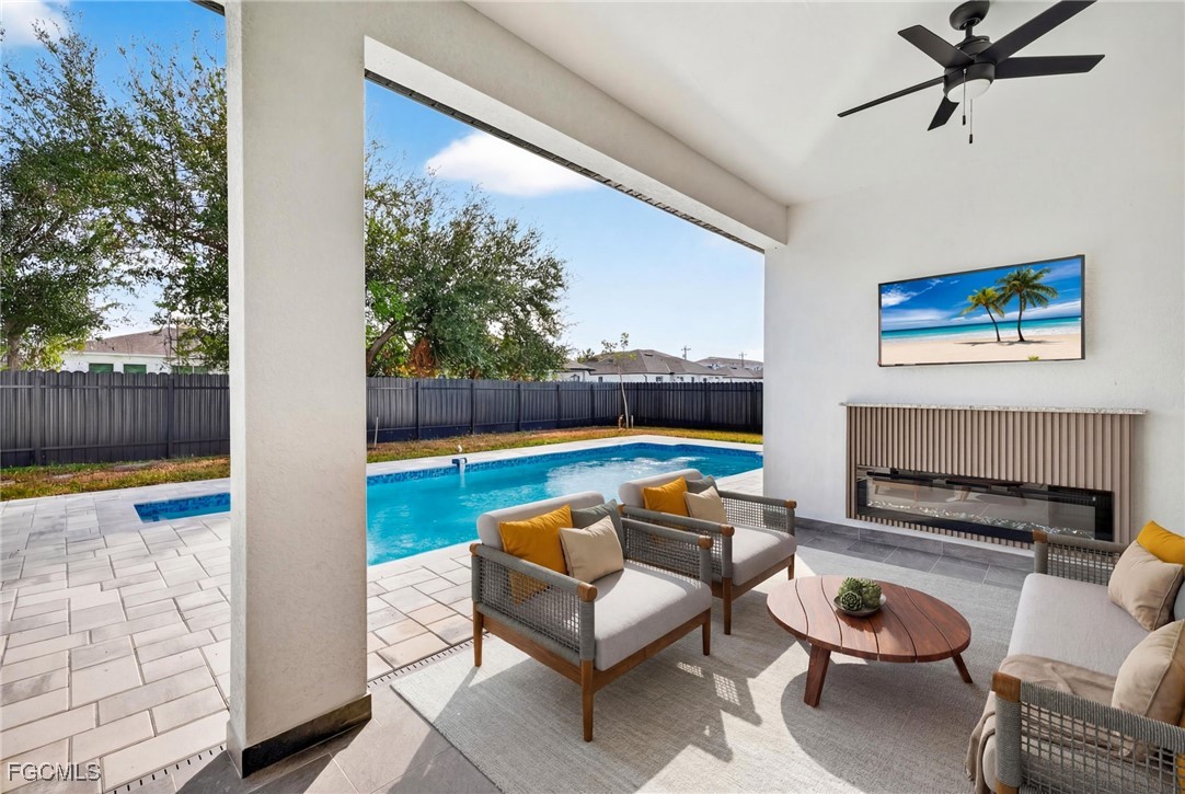 27 SW 8th PL