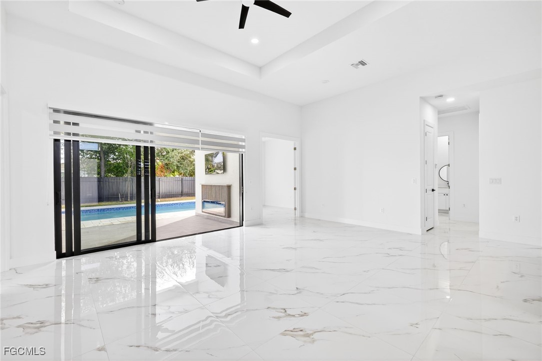 27 SW 8th PL