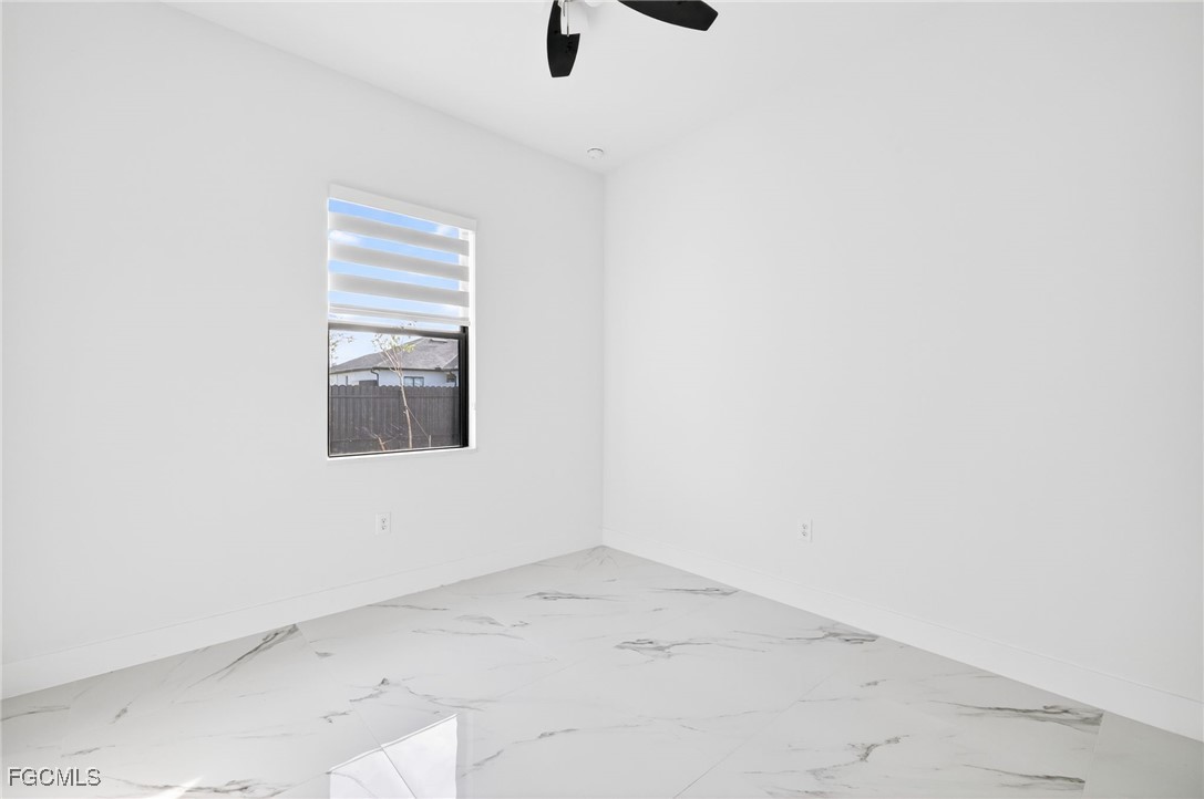 27 SW 8th PL