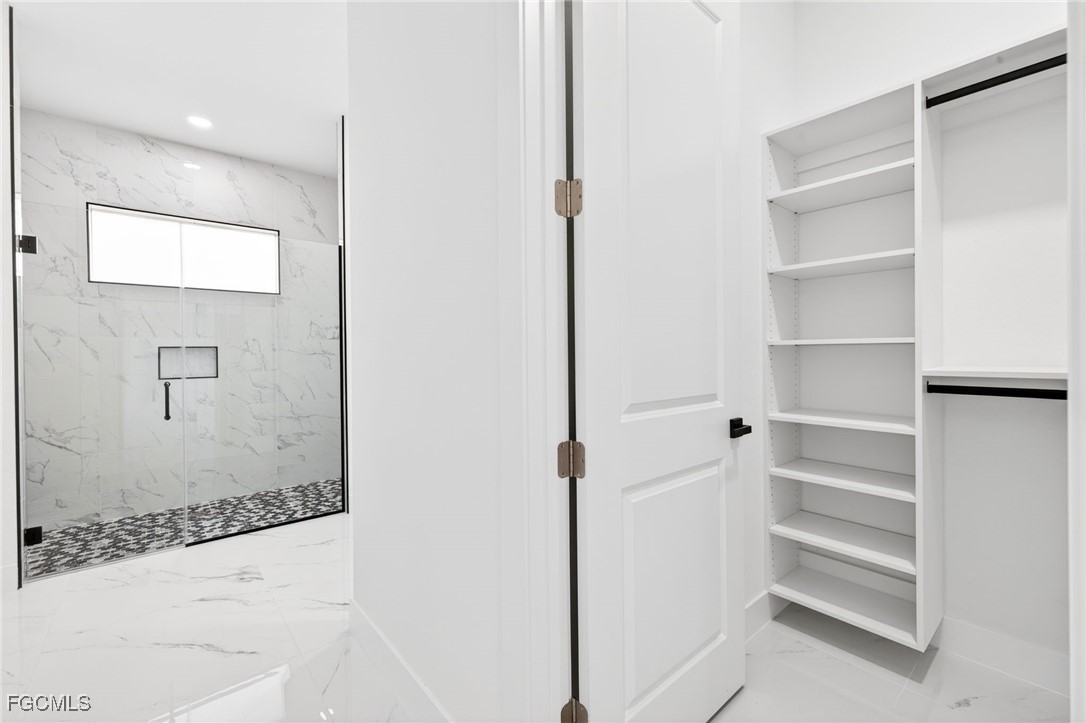 27 SW 8th PL