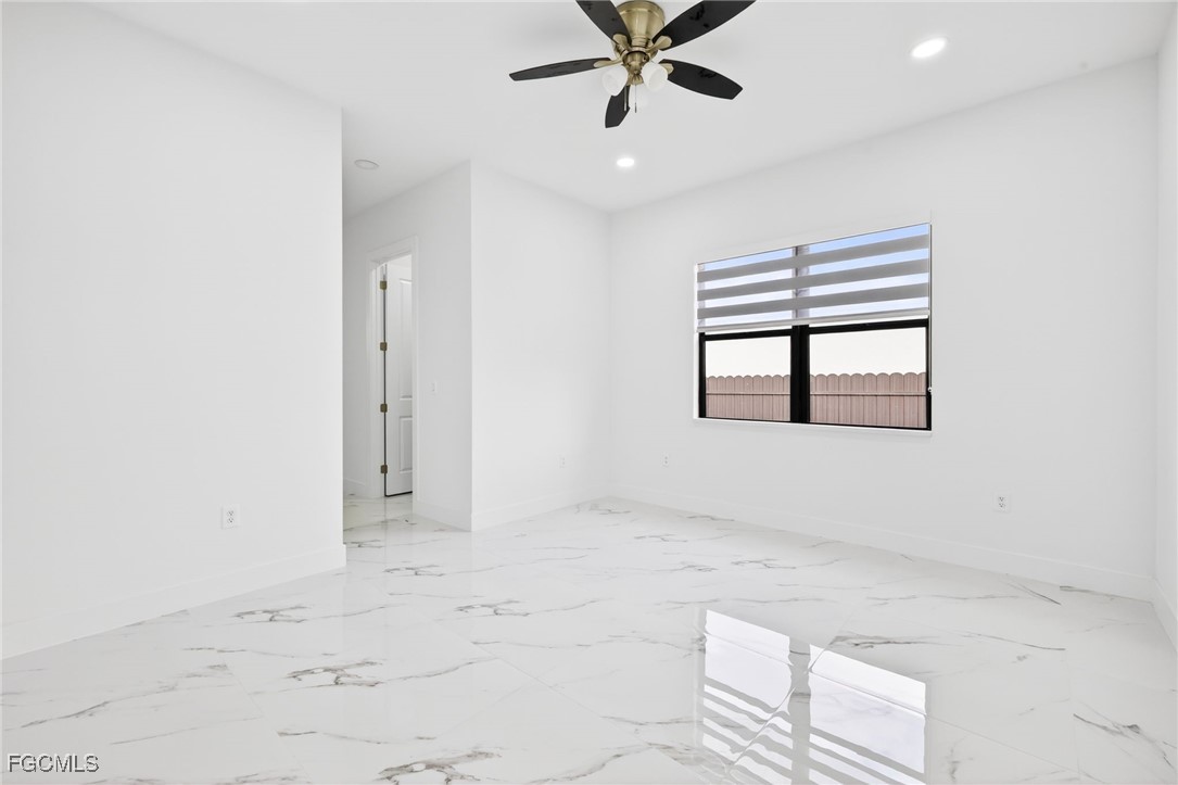 27 SW 8th PL
